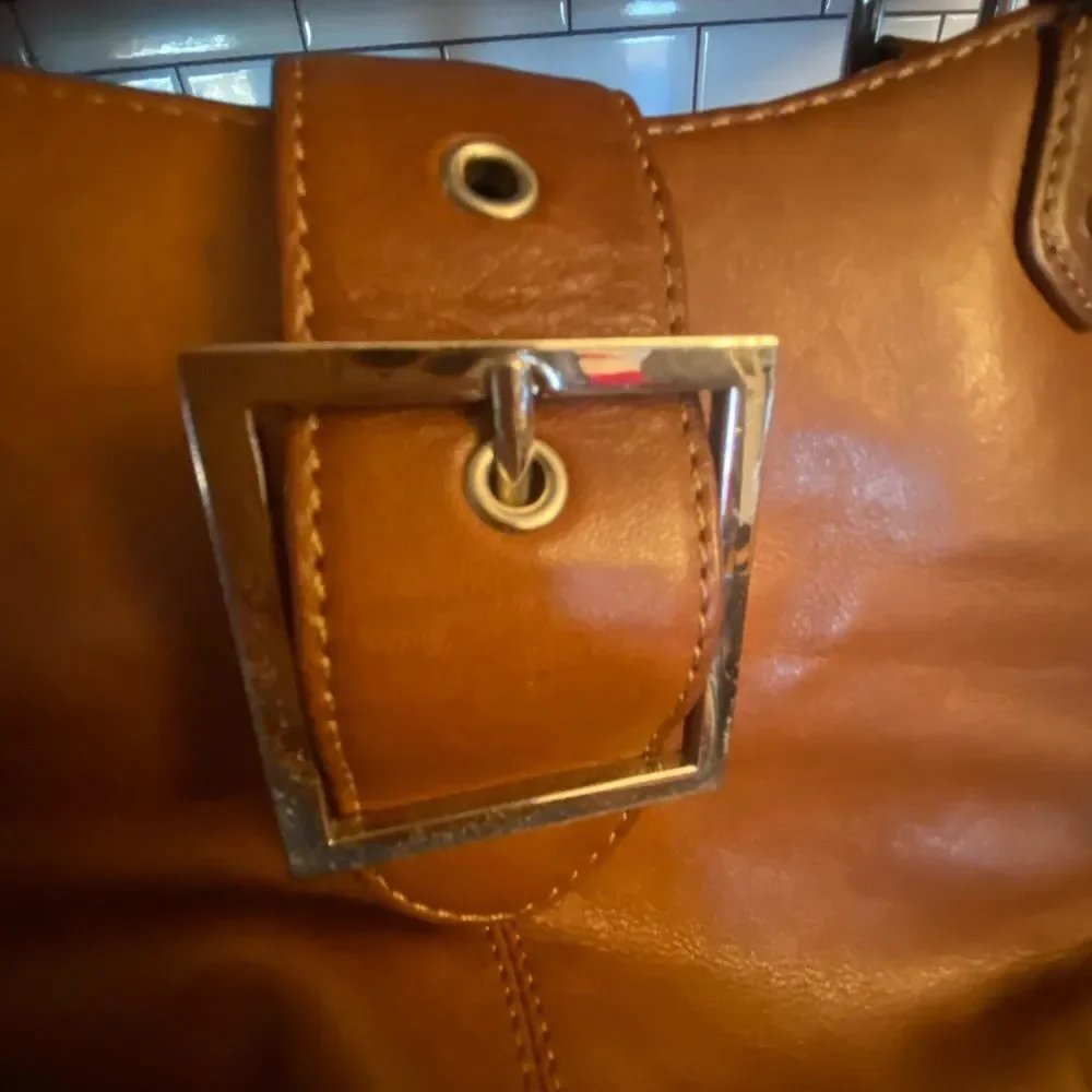 Women’s Tignanello shoulder bag/purse